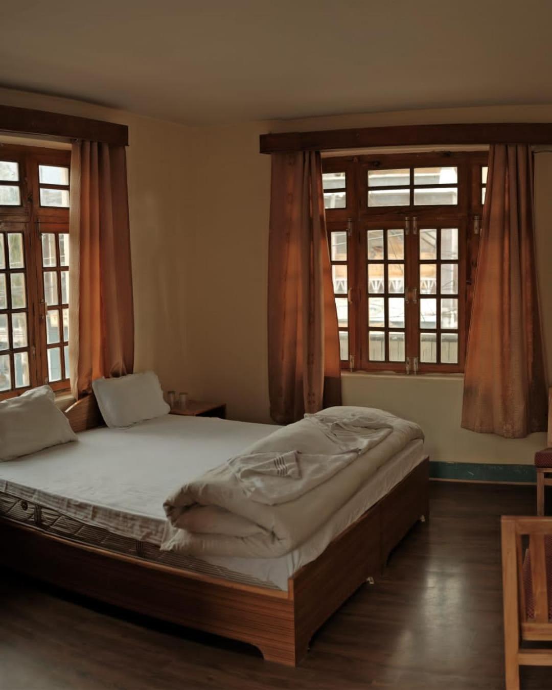 Hotel Lonchay Residency Лех Экстерьер фото